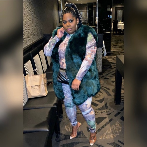 Meet your Posher, Neet - Picture 7 of 17